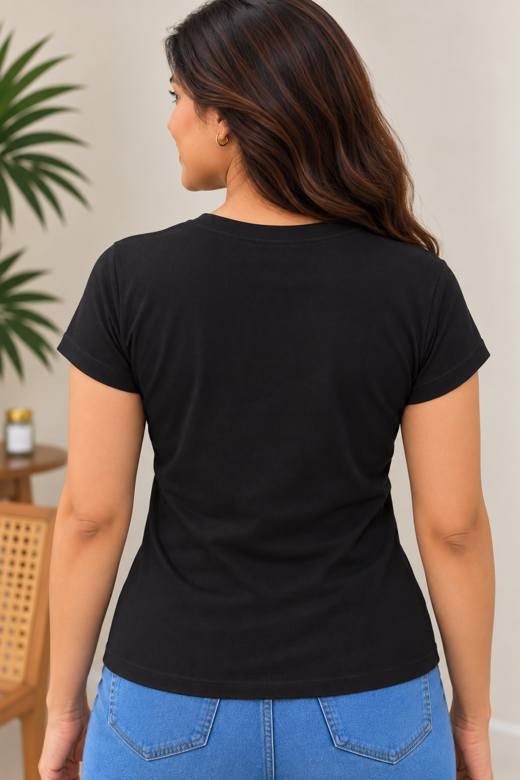 Women's Black Short Sleeve T-Shirt with Colorful Fish Beadwork Embellishment, Round Neck Casual Fashion Tee