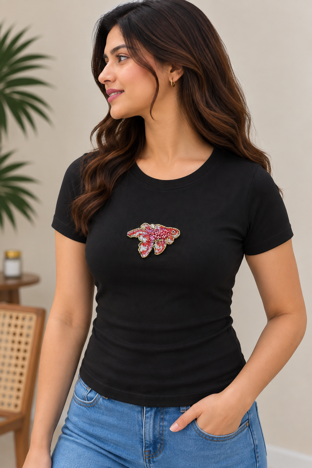 Women's Black Short Sleeve T-Shirt with Colorful Fish Beadwork Embellishment, Round Neck Casual Fashion Tee