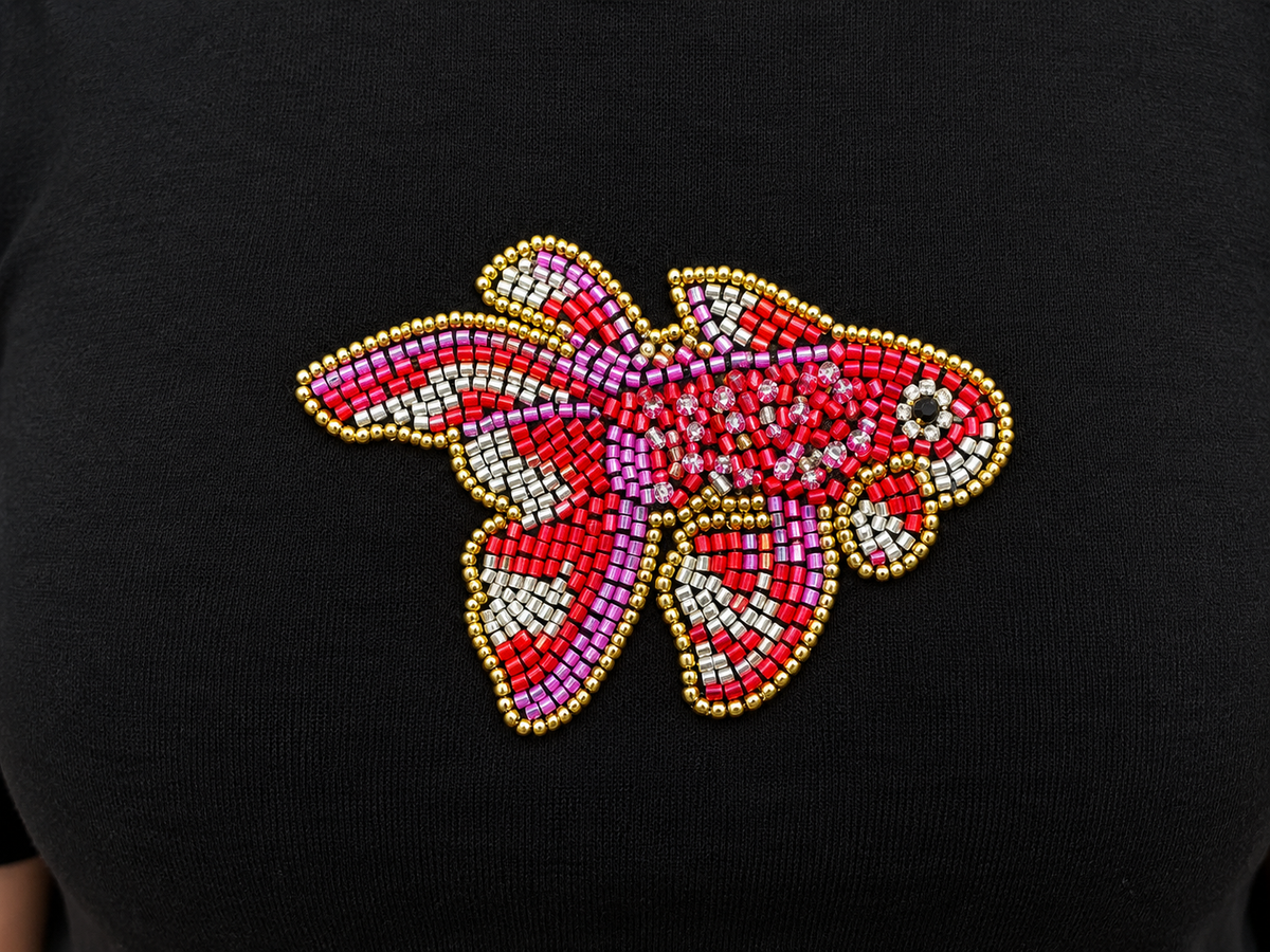 Women's Black Short Sleeve T-Shirt with Colorful Fish Beadwork Embellishment, Round Neck Casual Fashion Tee